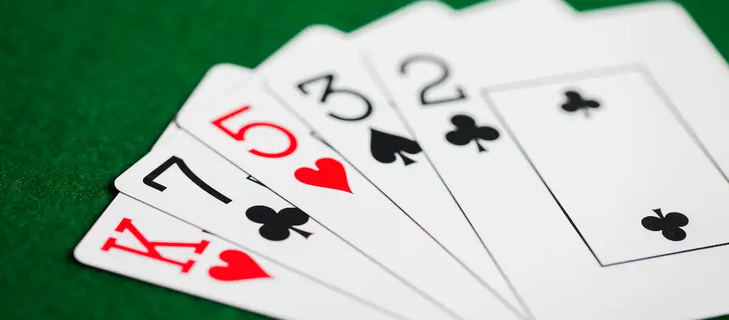 5 lapos p&oacute;ker szab&aacute;lyok &eacute;s r&eacute;szletes &uacute;tmutat&oacute; p&oacute;ker kezdőknek