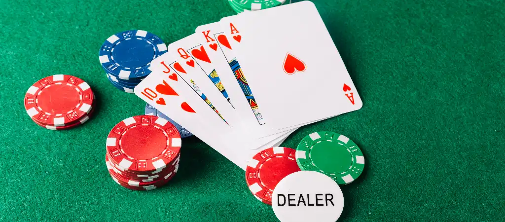 5 lapos p&oacute;ker v&aacute;ltozatai &eacute;s j&aacute;t&eacute;kmenete, k&aacute;rtyakombin&aacute;ci&oacute; illusztr&aacute;ci&oacute;j&aacute;val