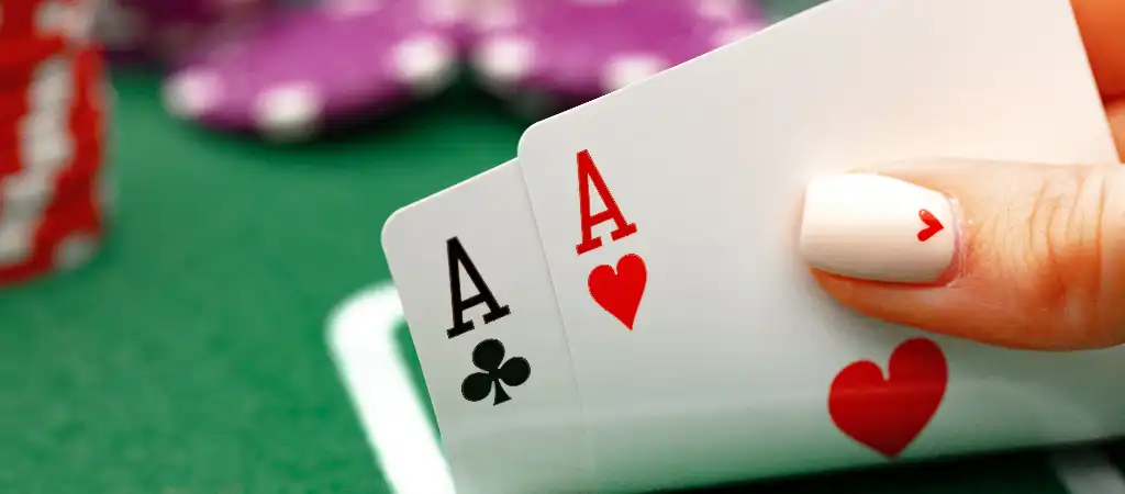 Texas Holdem No Limit p&oacute;ker szab&aacute;lyok &eacute;s t&eacute;trak&aacute;si lehetős&eacute;gek vizu&aacute;lis &aacute;br&aacute;n